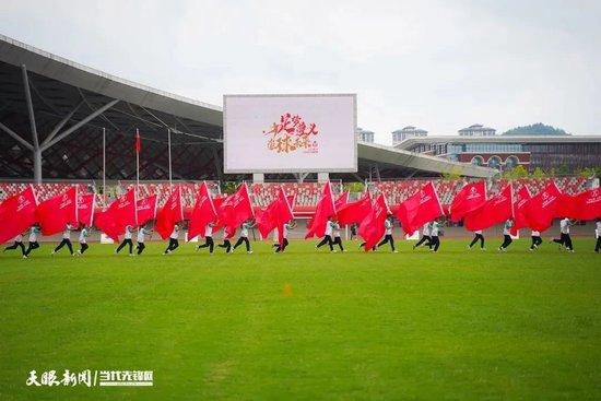 这种全能属性对曼联来说至关重要，他是俱乐部最重要的球员之一。